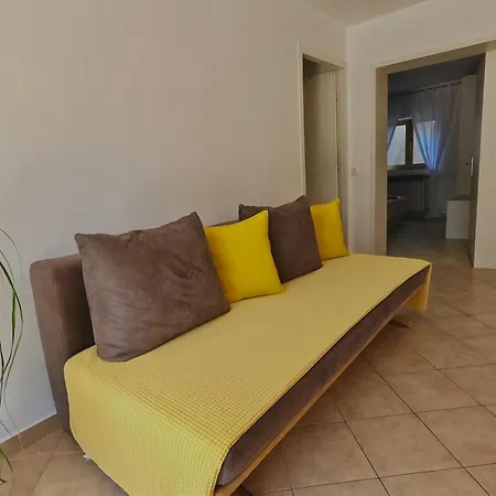 Apartment With A Parking Space - 23167 Crikvenica
