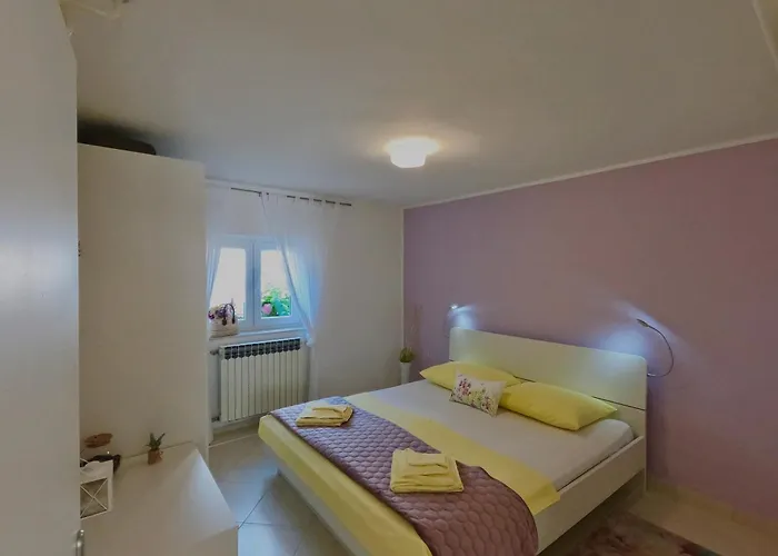 With Parking Space - 23167 Crikvenica